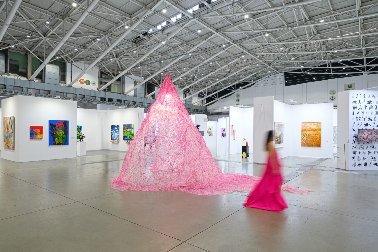 Installation view 1 of Taipei Dangdai at Taipei Nangan Exhibition Center, Taipei.