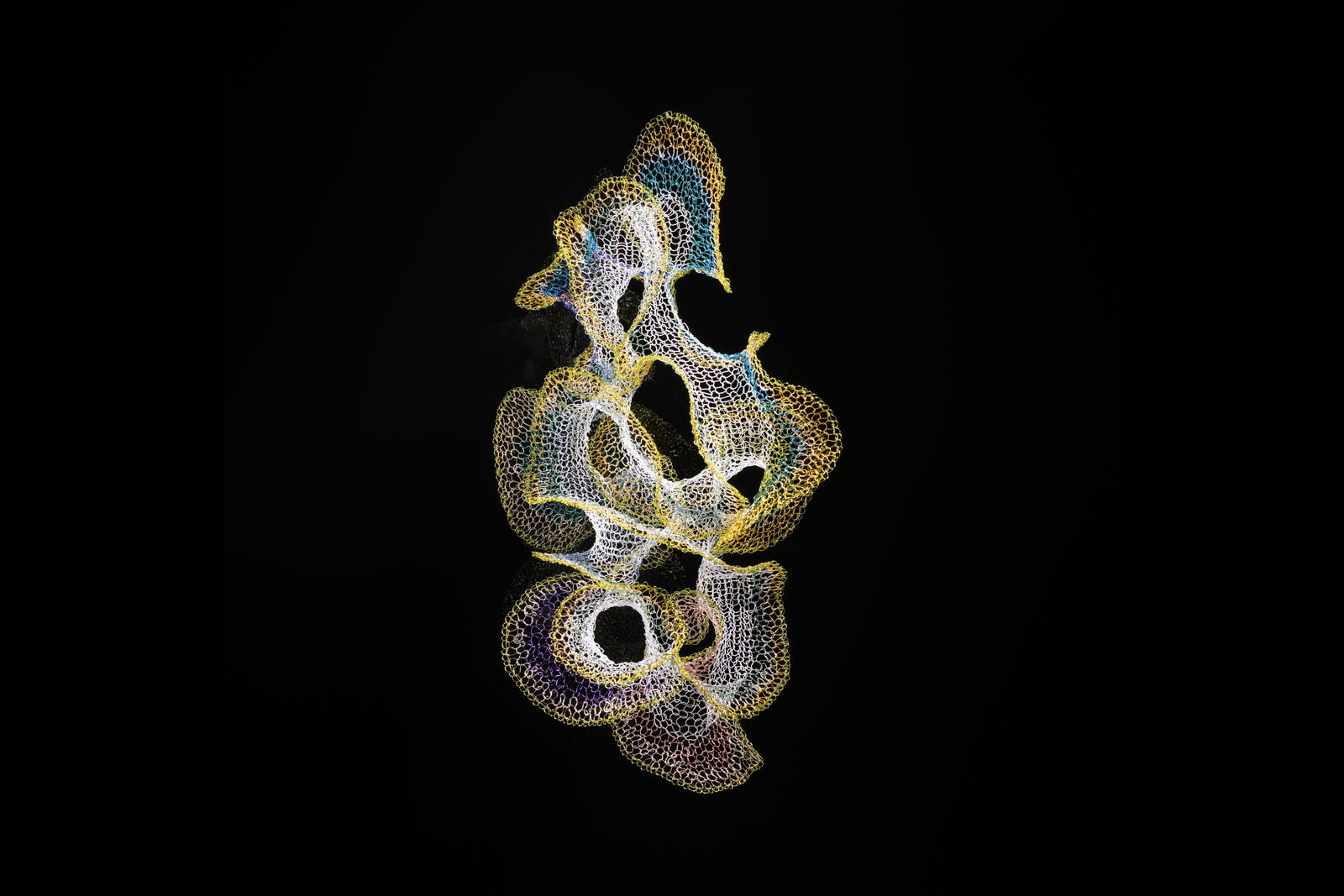 An Unusual Knot, view 13, enamelled copper wire, H98 × W60 × D60 cm.