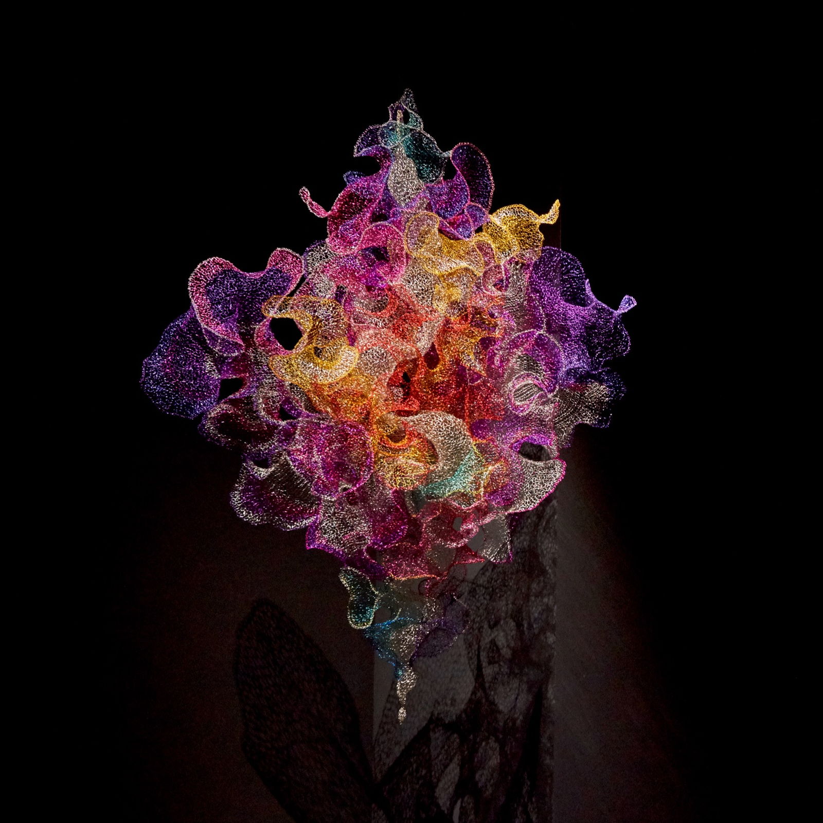 Aquachroma, view 2, enamelled copper wire, H155 × W128 × D55 cm.