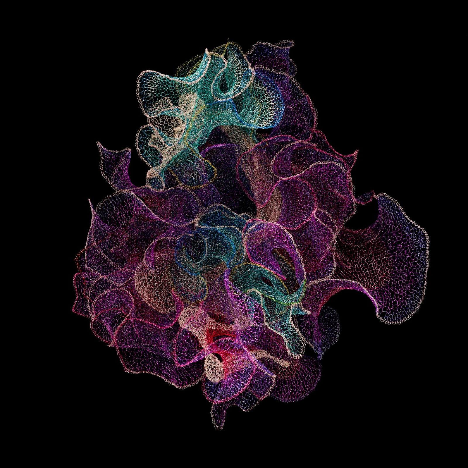 Aquachroma, view 4, enamelled copper wire, H155 × W128 × D55 cm.