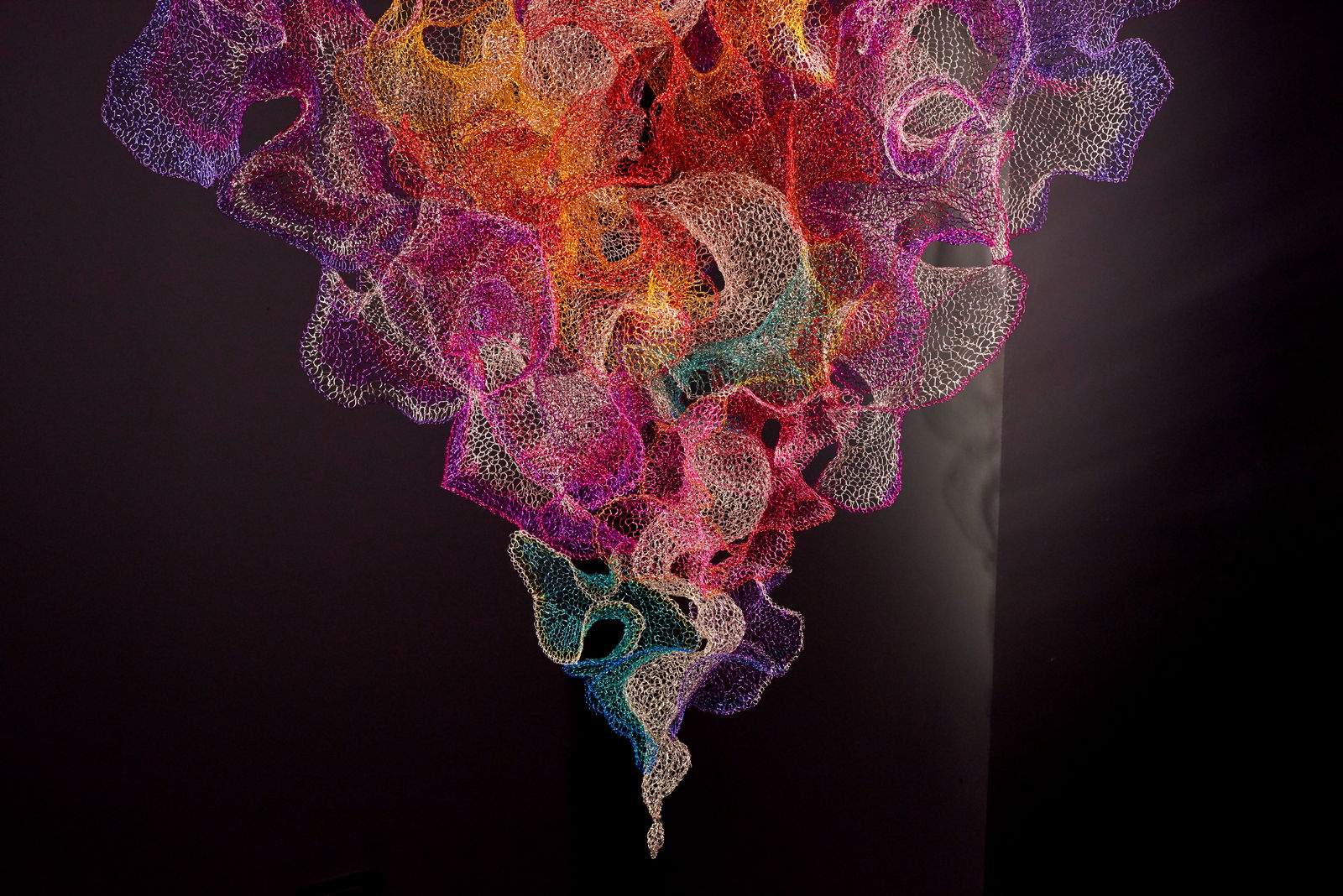 Aquachroma, view 5, enamelled copper wire, H155 × W128 × D55 cm.