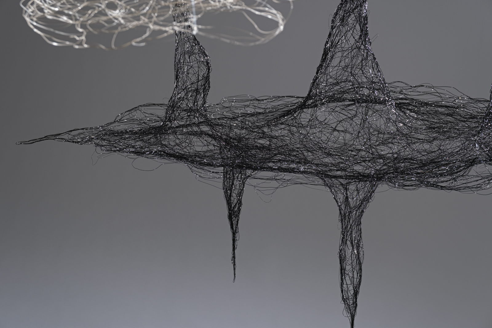 Mystic, enamelled copper wire, video projection, Dimensions variable.